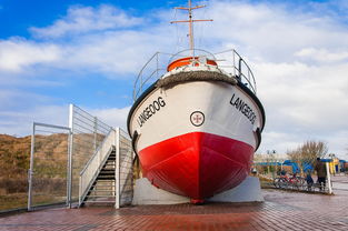 (最新版三顾茅庐搞笑小品剧本)《三顾茅庐》爆笑小品剧本：茅庐里的三顾客笑破肚皮