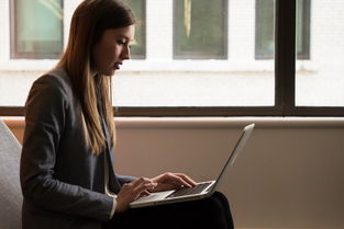深入解读路遥《平凡的世界》中的经典语录：揭示生活真谛的力量性语句