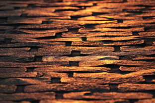 详解中国历史中的烽烟文化：浅析‘烽烟云起’的历史背景及其在现代的意义和应用