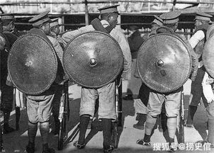 在民国动荡时期,一位普通人如何凭借捡漏文物逆袭发家致富的传奇故事 在民国动荡时期,一位普通人如何凭借捡漏文物逆袭发家致富的传奇故事